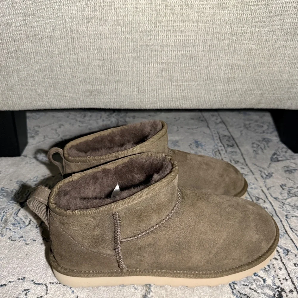 UGG Classic Ultra Mini Hickory boot